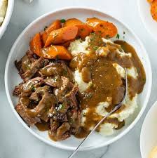 mashed potatoes with beef sauce